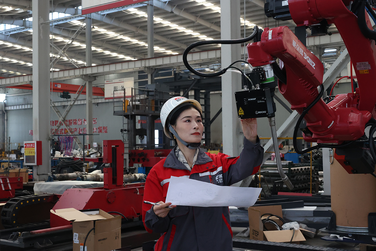 智邁德楊椿榮獲“2025年度建筑鋼結(jié)構(gòu)行業(yè)巾幗模范